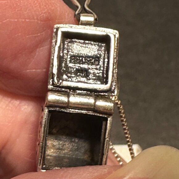 Sterling Silver Prayer Box 925 Necklace With 18" Chain - Picture 2 of 9